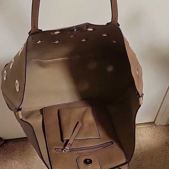 Large Tan and silver tote bag - Picture 5 of 5